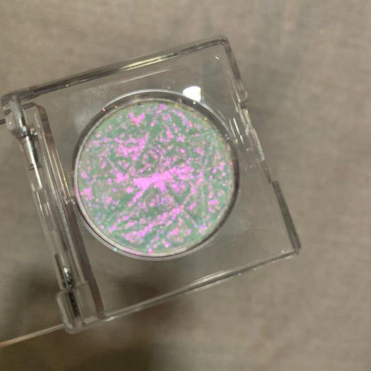 Cremiges Pigment Neutron